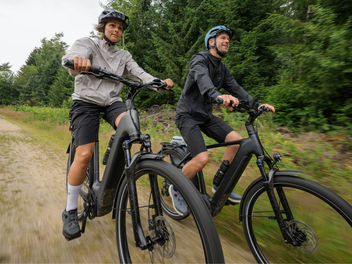 Trekking E‑Bikes im Vergleich: Cube, Kalkhoff & Co.