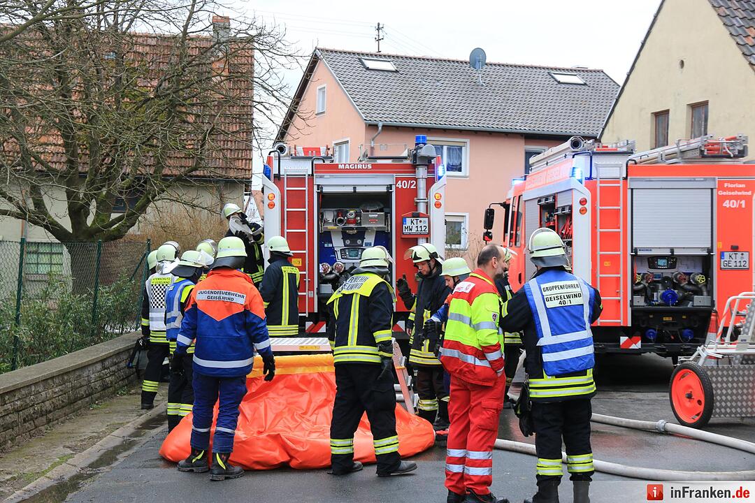 Feuer zerstört Scheune in Hohn am Berg