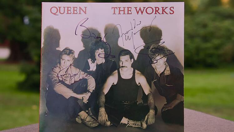 Die signierte Queen-Platte nahm der Verk&auml;ufer lieber wieder mit.
