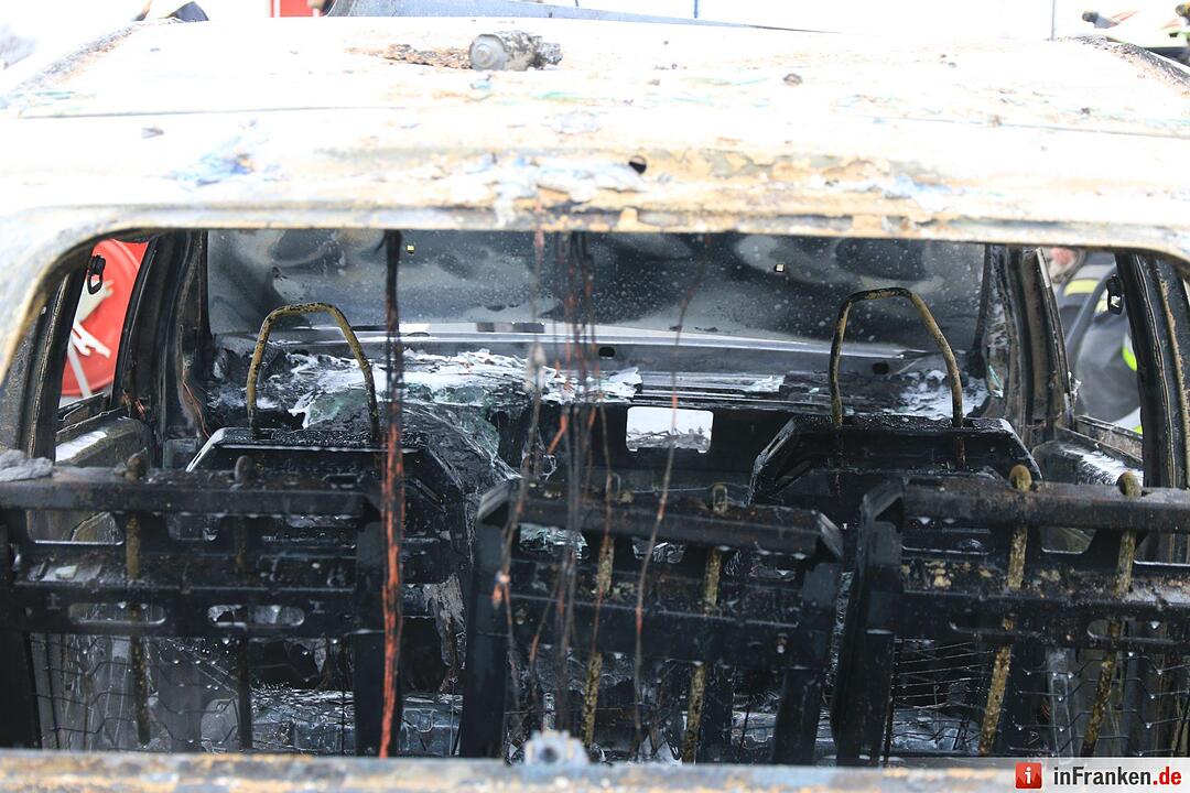 Pkw-Brand auf A70 bei Eltmann