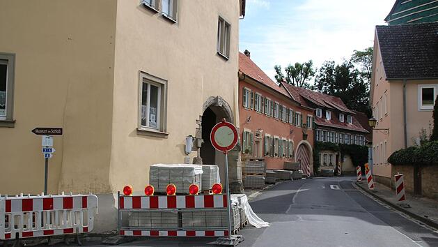 Die J&ouml;rgentorgasse ist derzeit gesperrt, am 4. September sollen die Arbeiten aber beendet sein.  Fotos: Thomas Malz
