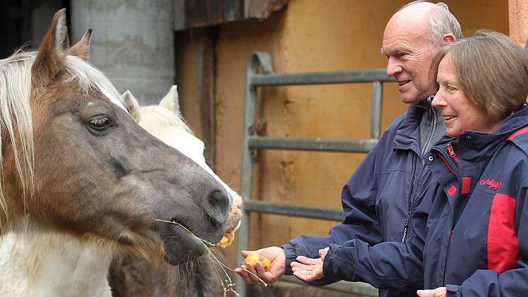 Wenn das Amt Ingeborg und Hermann Hugel die Anerkennung als landwirtschaftlicher Betrieb versagt, steht auch die Pferdehaltung vor dem Aus.
