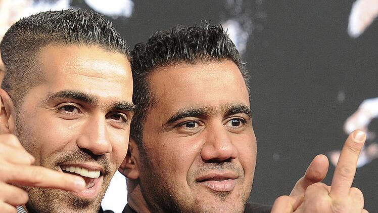 Der Rapper Bushido (l) posiert mit Arafat Abou-Chaker