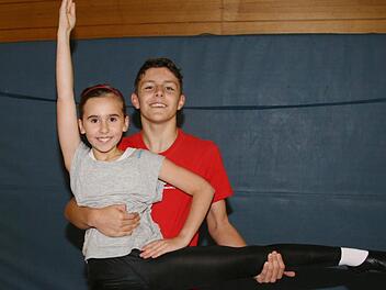 Tanzprinz Anton Gomer hat eine neue Partnerin. Derzeit übt er mit Hannah Hendel, sie ist drei Jahre jünger - und "wunderbar leicht", wie er sagt. Foto: Sonja Adam