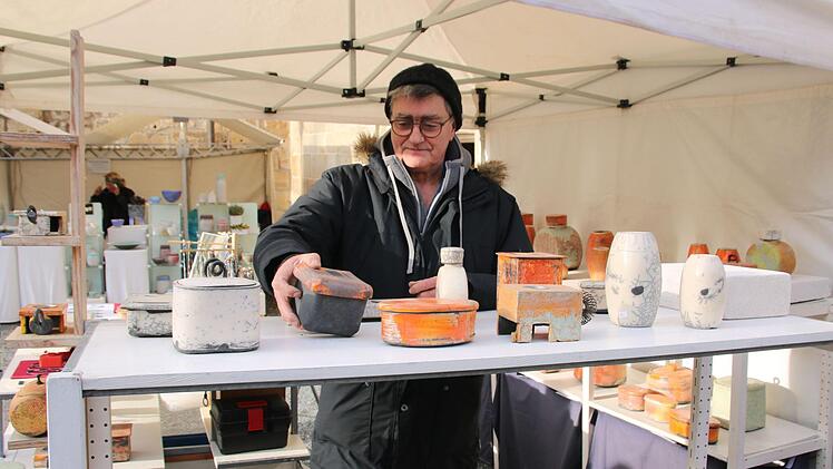 Der Spanier Jordi Mendez Canalias, der in Jena lebt, stellt zum zweiten Mal in Thurnau aus.