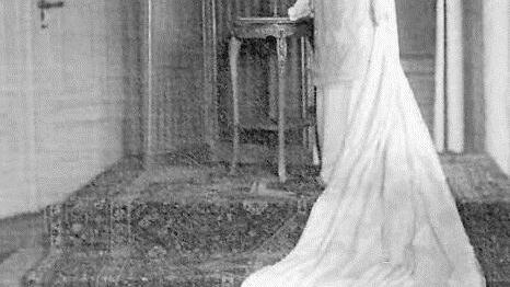 Elisabeth Kühn bei einem Hoffest bei Kaiser Wilhelm II um 1910