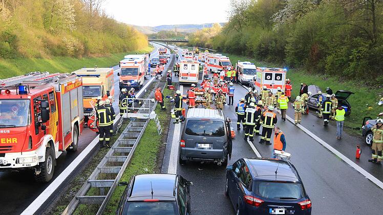 Karambolage bei Haßfurt auf der A70 Foto: Ferdinand Merzbach