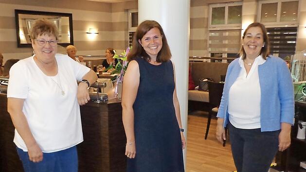 Die Frauenunion wählte Franziska Kaul (Bildmitte) zur neuen Ortsvorsitzenden. Eine ihrer beiden Stellvertreterinnen ist Monika Wiesner (links). Zu den ersten Gratulantinnen zählte die FU-Kreisvorsitzende Nikola Renner-Knopp (rechts).