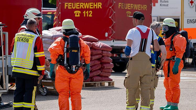 Chemieunfall in Roth löst Feuerwehr-Großeinsatz aus - Mann verletzt