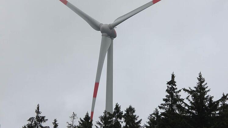 Bald könnten bei Lonnerstadt zwei weitere Windräder entstehen. Symbolfoto: Friedwald Schedel