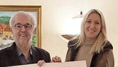Herbert Meier und Silke Launert bei der Scheckübergabe Foto: map