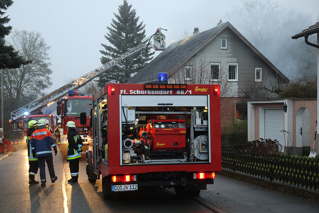 Wohnhausbrand in Coburg: Bewohnerin wurde schwer verletzt – Haus unbewohnbar