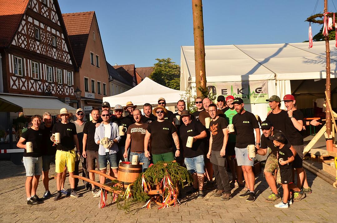Party mit der Band "CAVELAND"