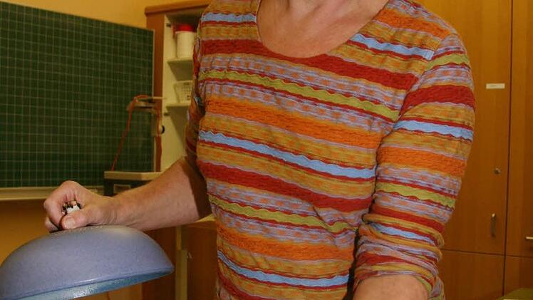 Bitte sehr - so sieht  selbstgemachter  Weichkäse aus.  Einer mit  Knoblauch verfeinert, einer mit Kümmel und einer mit   Walnüssen, erklärt Eva Carlsen.