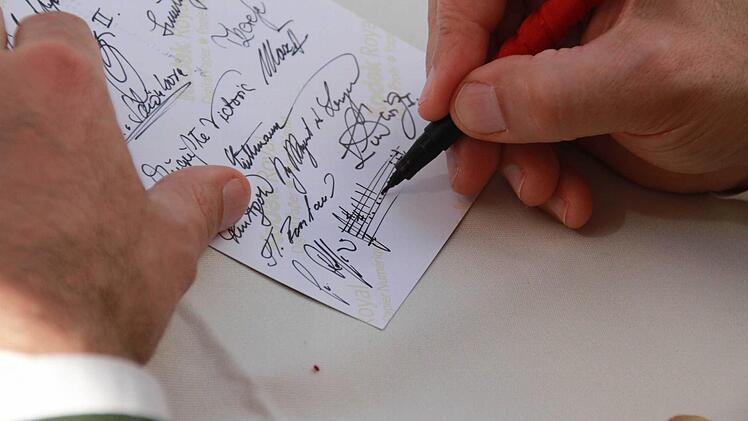 Autogrammstunde mit der historischen Persönlichkeiten im Kurpark Foto: Carmen Schmitt