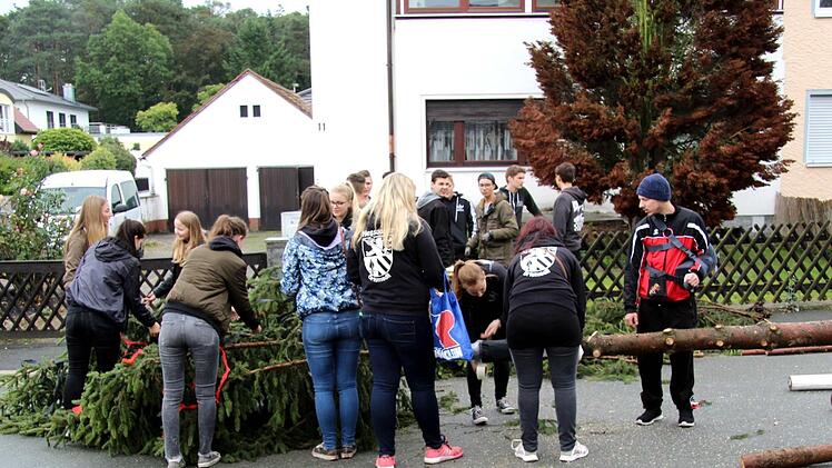 Heßdorfer Kirchweih  Foto: Richard Sänger