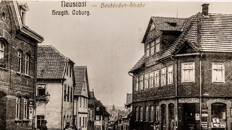 Historische Aufnahme der Heubischer Straße in Neustadt zu Zeiten, als Neustadt noch Teil des Herzogtums Coburg war.Foto: Tageblatt-Archiv