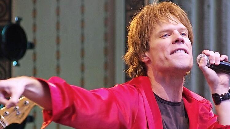 Wie Mick Jagger, bloß ohne Falten: Bobby Ballasch.  Foto: Klaus Werner