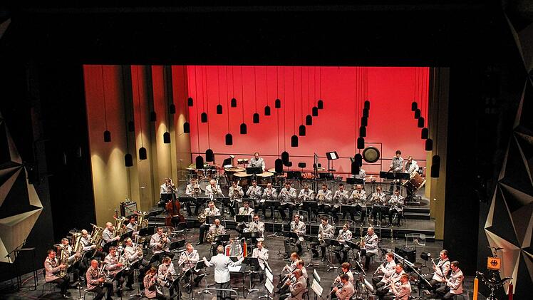 Das Heeresmusikkorps Veitshöchheim bei einem Auftritt Foto: prDas Heeresmusikkorps Veitshöchheim bei einem Auftritt Foto: pr