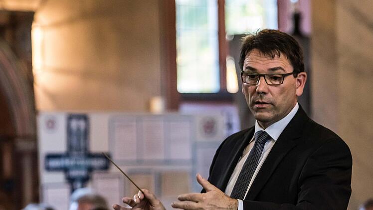 Reichhaltig ist das kirchenmusikalische Angebot an St. Georg in Neustadt unter der Leitung von Kantor Markus Heunisch. Neben der Kantorei St. Georg werden auch Gastensembles und Solisten erwartet.Foto Archiv/Jochen Berger