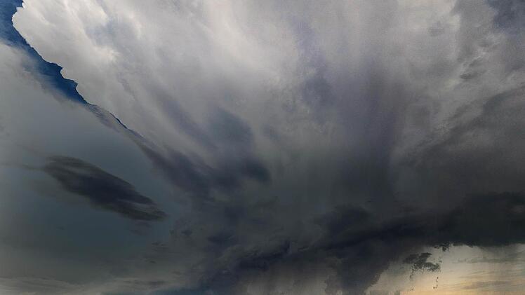 Der April wird auch zum Ende kaum sch&ouml;ner - aus S&uuml;dbayern dr&auml;ngt Regen nach Franken. Hoffnungen macht der Sonntag - und vielleicht der 1. Mai. Foto: Nicolas Armer/dpa
