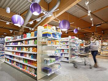 Edeka will bei seinen Eigenmarken für mehr Transparenz in Sachen Mikroplastik sorgen. Foto: obs/EDEKA ZENTRALE AG & Co. KG/EDEKA / Thomas Schindel