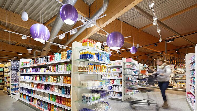 Edeka will bei seinen Eigenmarken für mehr Transparenz in Sachen Mikroplastik sorgen. Foto: obs/EDEKA ZENTRALE AG & Co. KG/EDEKA / Thomas Schindel