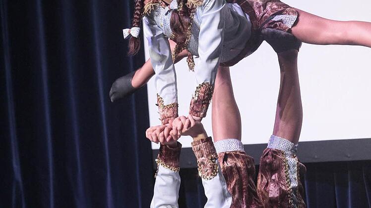 Fasching im Mai: Hannah Hendel und Anton Gomer von der FG Stadtsteinach Foto: Jochen Nützel