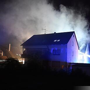 Feuer in Mehrfamilienhaus in Hallstadt im Landkreis Bamberg