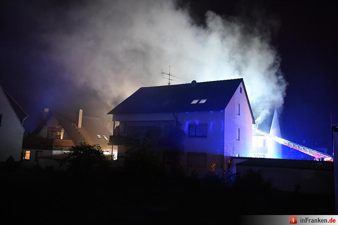 Feuer in Mehrfamilienhaus in Hallstadt im Landkreis Bamberg