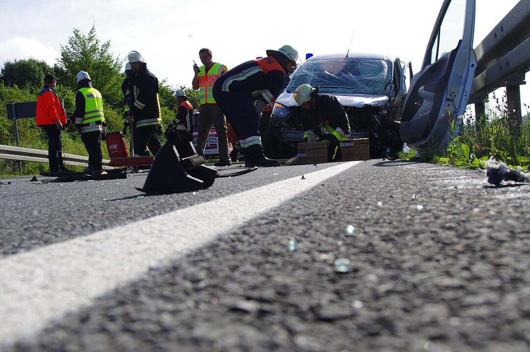 Frontalkollision auf B303 bei Beikheim
