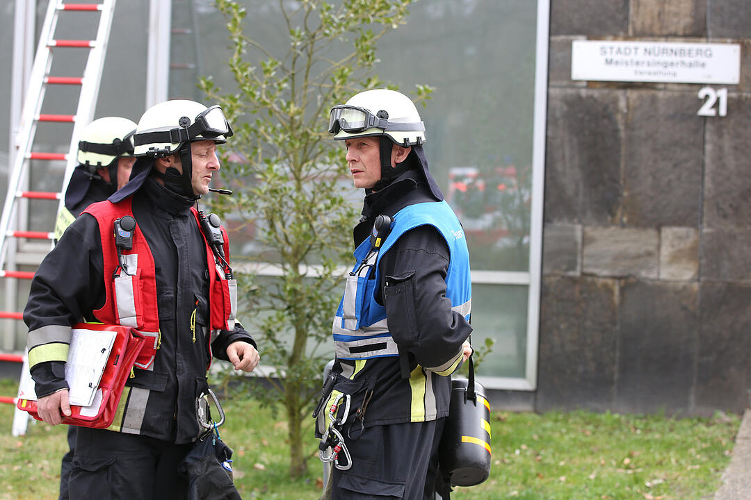 Nürnberg: Dachbrand in der Meistersingerhalle