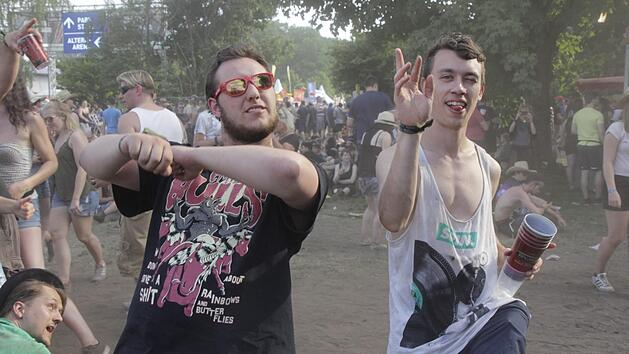 N&uuml;rnberg rockt: Bei Rock im Park  wird getanzt bis der Staub wirbelt. Foto: Jennifer Brechtelsbauer