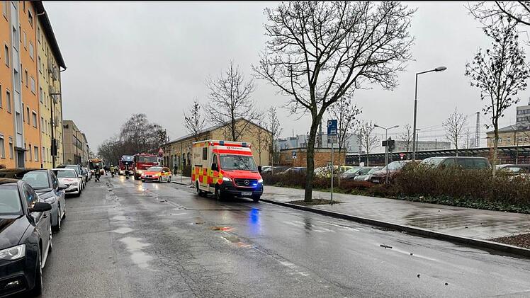 Feuerwehreinsatz in Bamberg: Frau nach Rauchentwicklung in Wohnung ins Freie gebracht