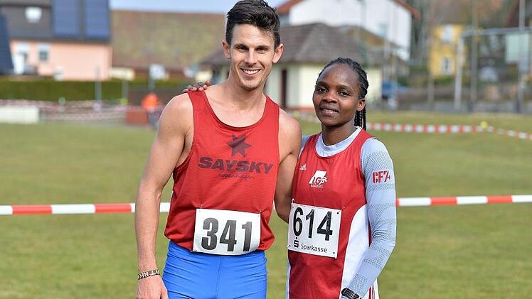 Die Hauptlauf-Sieger Patrick Weiler und Brendah Kebeya