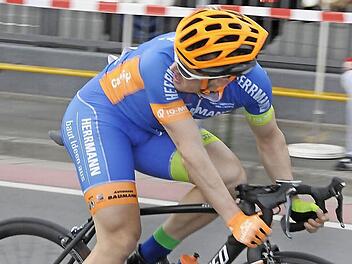 Florenz Knauer vom Team Herrmann aus Mittelfranken hängte die Konkurrenz im Hauptrennen ab.  Fotos: Karl Heinz Weber