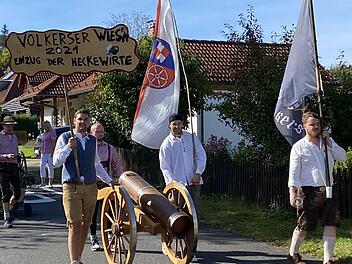 Ein Mini-Wiesn-Festzug  fand am 2. Oktober in Volkers statt.