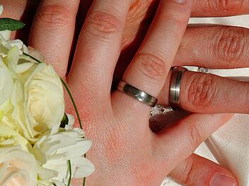 Fürth: Heiratslotterie bei der Michaelis-Kirchweih 2023 - was bei Anmeldung zu beachten ist Fürth: Heiratslotterie bei der Michaelis-Kirchweih 2023 - was bei Anmeldung zu beachten ist