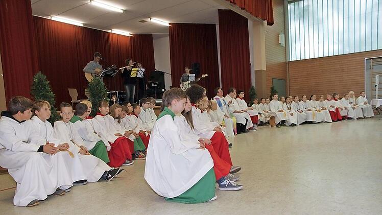 Pfarrfest mit Ministranten  Foto: Mathias Erlwein