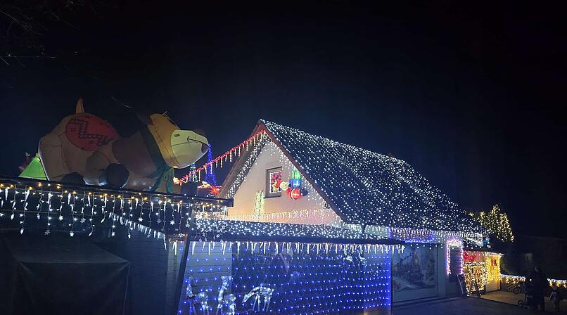 Drügendorfer Weihnachtshaus eröffnet - "unglaublich emotional"