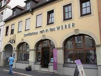 In diesem Haus in der Bachstraße in Bad Kissingen wurde am Sonntag, 6. Juli, eine 46-jährige Frau erstochen. Ihre 23-jährige Tochter hat inzwischen die Tat gestanden. Foto: Carmen Schmitt