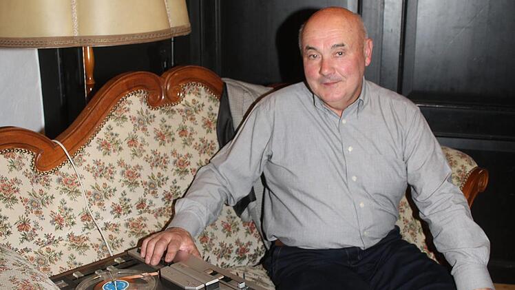 Adam Fleischer  (67)  spielte  alte Tonbänder von  Poldis Knaben  ab. Foto: Sonny Adam