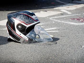 Der 69-J&auml;hrige wurde durch den Unfall schwer verletzt. Symbolfoto: Julian Stratenschulte/dpa