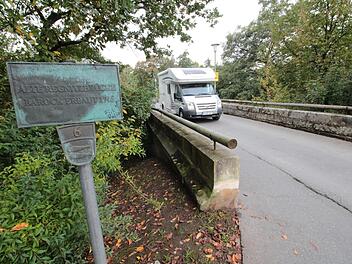 Die Regnitz-Brücke ist  eine wichtige Verbindung in den  Stadtwesten,    beispielsweise um den Wohnmobil-Stellplatz zu erreichen.  Josef Hofbauer