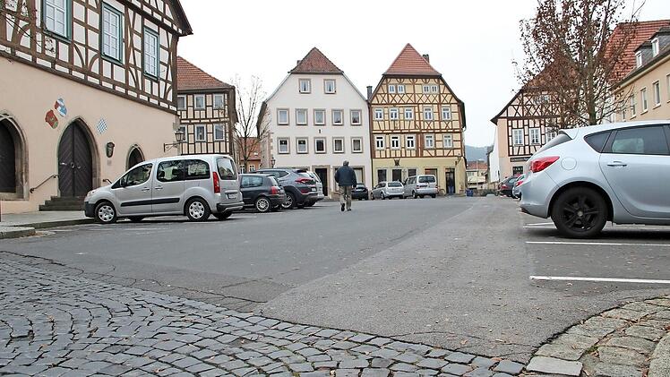 Die Neugestaltung des Marktplatzes wird schon seit mehr als zwei Jahrzehnten immer einmal wieder diskutiert. Jetzt macht die Stadtratsfraktion "Neue Wege" einen Vorstoß. Foto: Heike Beudert