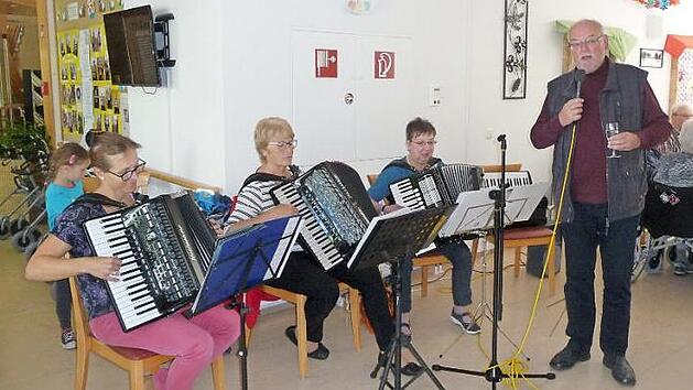 Das Akkordeonquartett gestaltete die Feierstunde im evangelischen Wohnstift musikalisch. Foto: privat