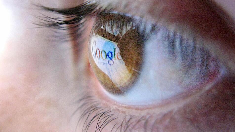 Googles Suchfunktion, die beim Tippen automatisch Ergänzungen vorschlägt, stößt nicht immer auf Gegenliebe. Foto: Julian Stratenschulte/dpa