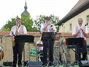 Die Old Beertown Jazzband um Bandleader Konrad Fischer Andreassohn (links), die die Klosterspitzen 2016 mit besonderem Sound eröffneten Fotos: Klaus-Peter Wulf