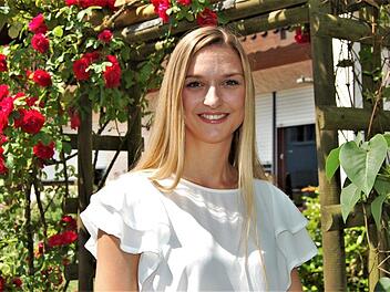 Laura Beyfuß (27) startet als IHK-geprüfte freie Rednerin in neue Berufskarriere. Sigismund von Dobschütz