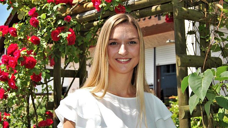 Laura Beyfuß (27) startet als IHK-geprüfte freie Rednerin in neue Berufskarriere. Sigismund von Dobschütz